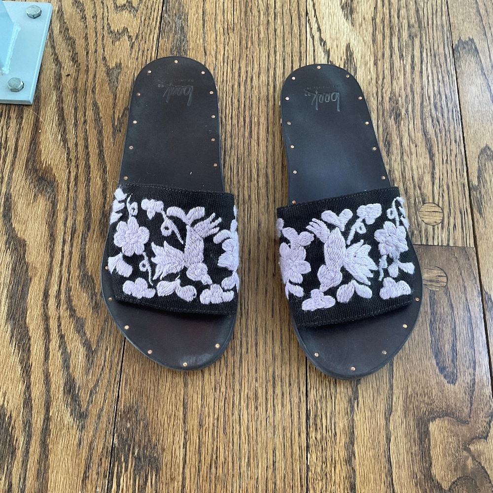 Flat slide Sandals